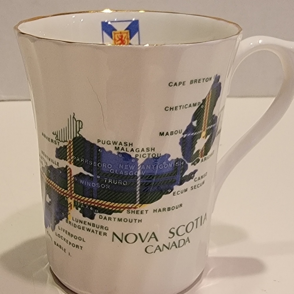 Vintage Crown Warwick Nova Scotia Tartan Canada Souvenir Mug Made In England